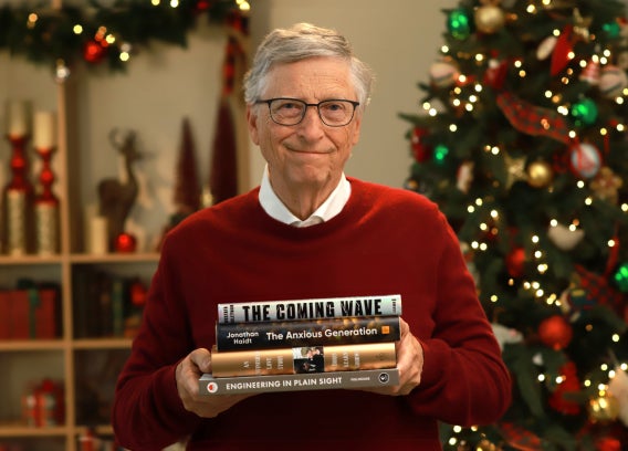 Bill Gates revela sus cinco libros favoritos de 2024
