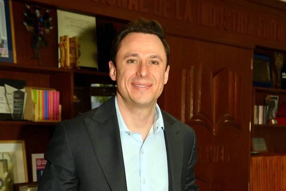Diego Echeverría Cepeda nuevo presidente de la CANIEM