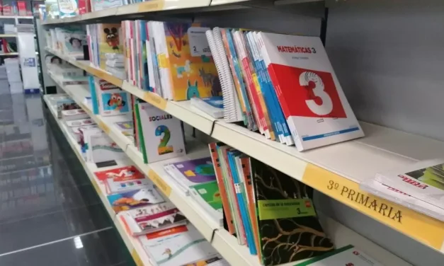 Panamá fija en cinco años la reutilización de textos escolares y sacude al sector editorial
